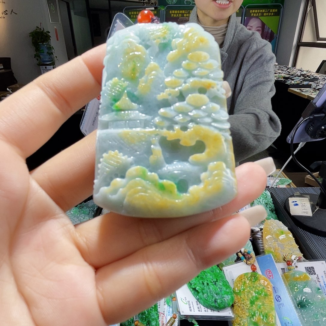 颈饰未镶嵌翡翠一