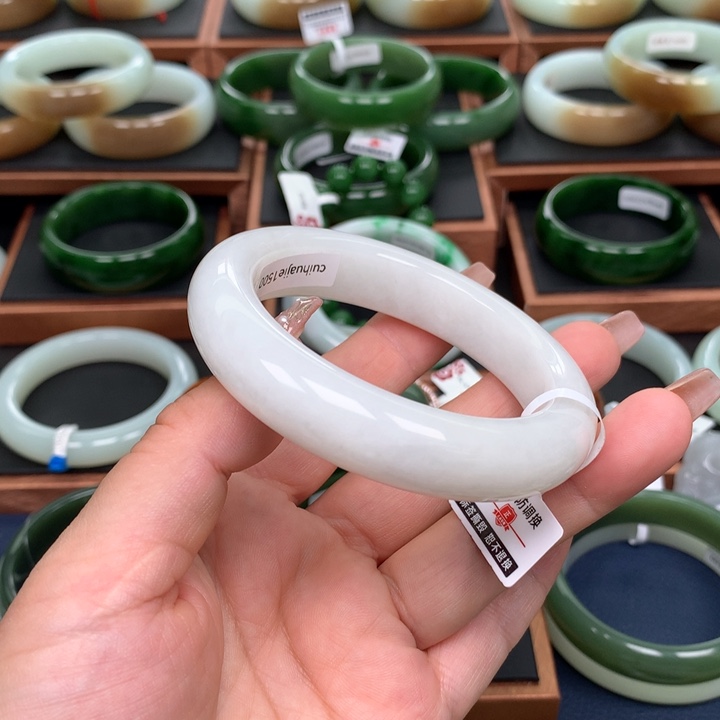 和田玉手镯未镶嵌5960圈口