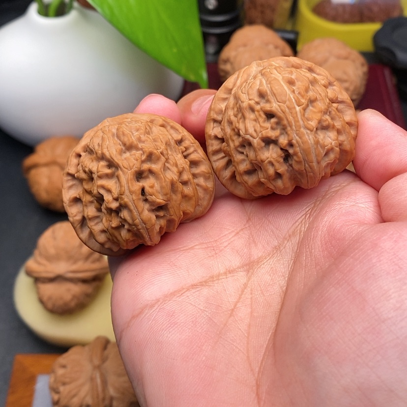 【闪购商品】文玩核桃把件球白全品39