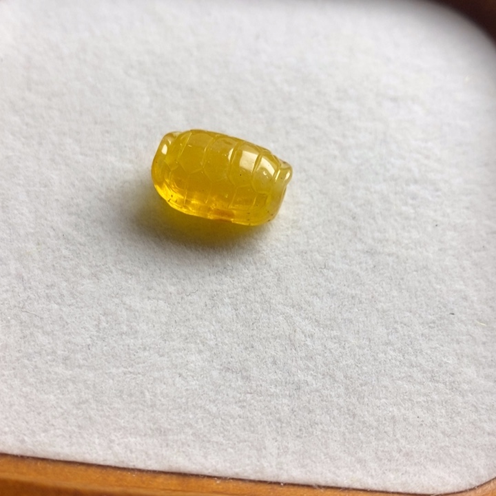 蜜蜡裸石未镶嵌微瑕