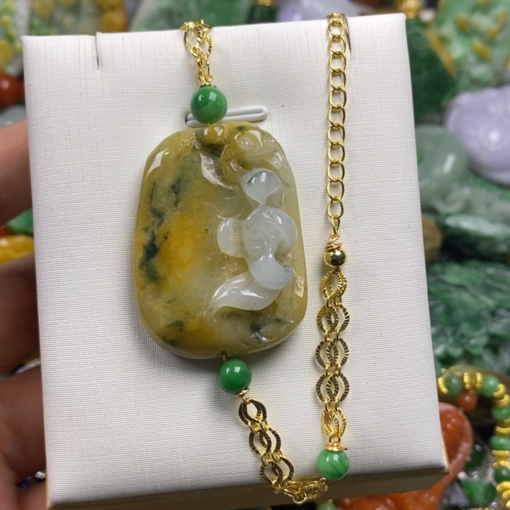 翡翠未镶嵌吊坠(赠链)