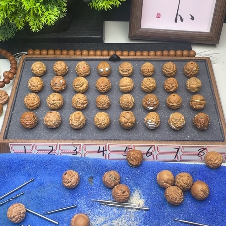 H***森猴头核桃吊坠猴子镶嵌黄铜