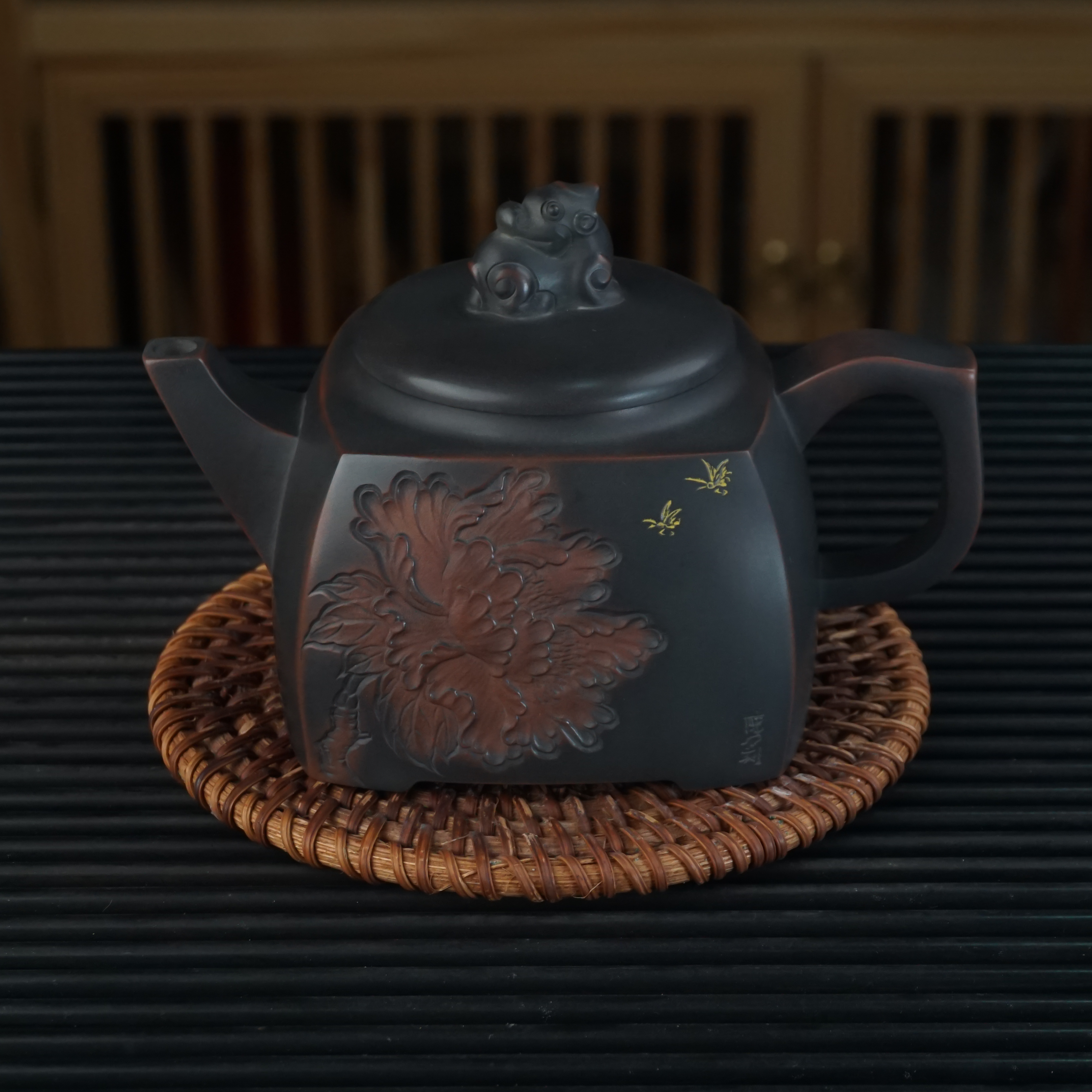 特卖 广西钦州坭兴陶茶壶  手拍方壶 盖微松 260cc左右