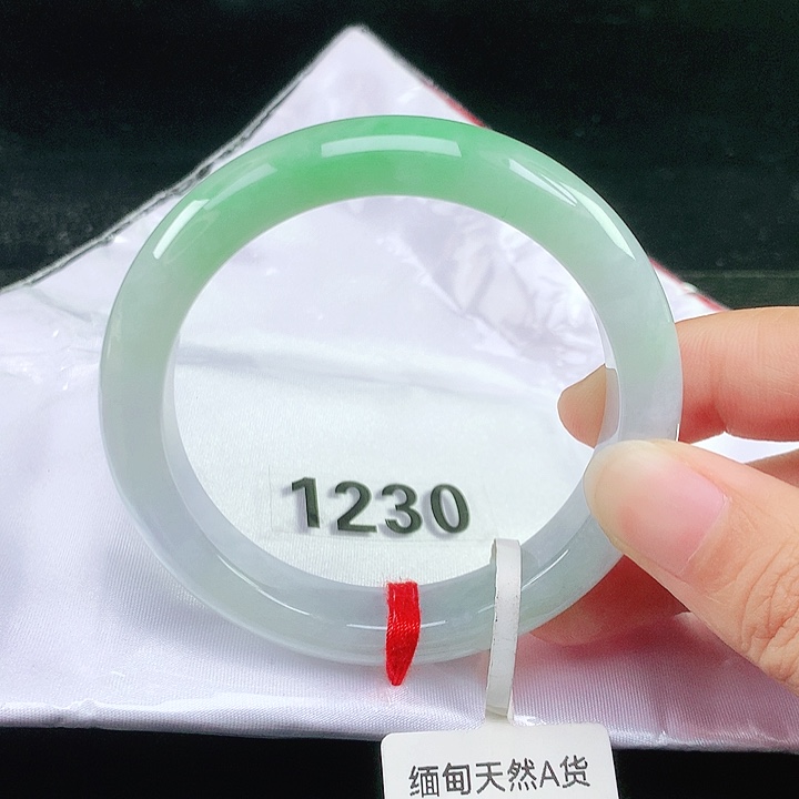 未镶嵌手镯翡翠55