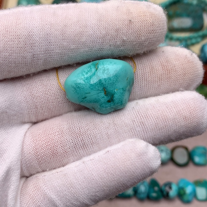 绿松石未镶嵌珠宝奇石