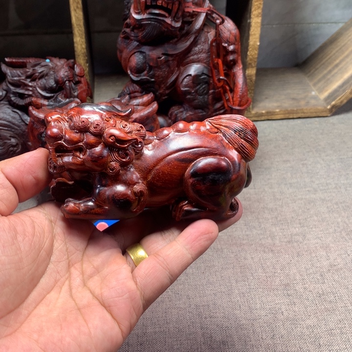 麟***座檀香紫檀（小叶紫檀）