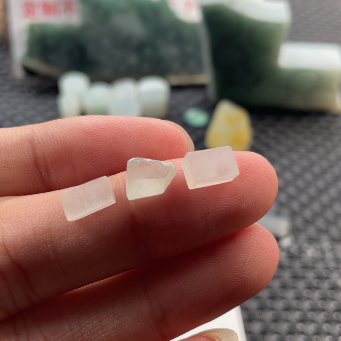 定制翡翠未镶嵌切割