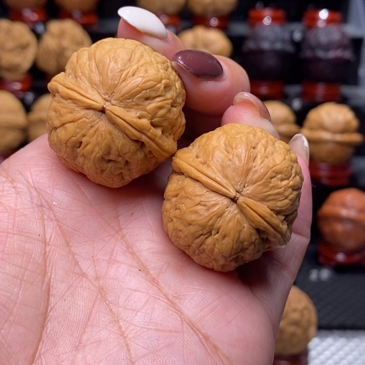 文玩核桃把件蛇皮球…………11