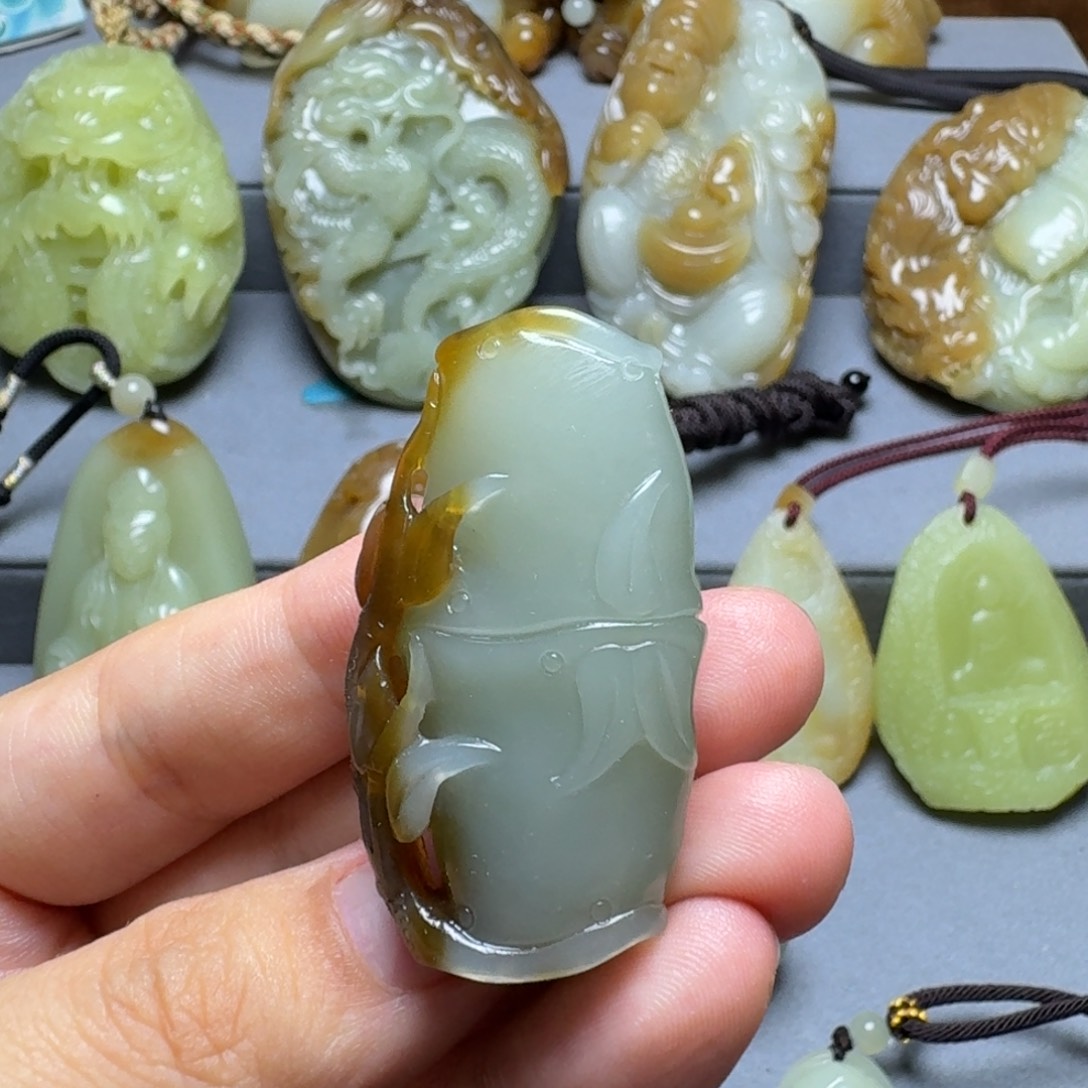 颈饰未镶嵌和田玉