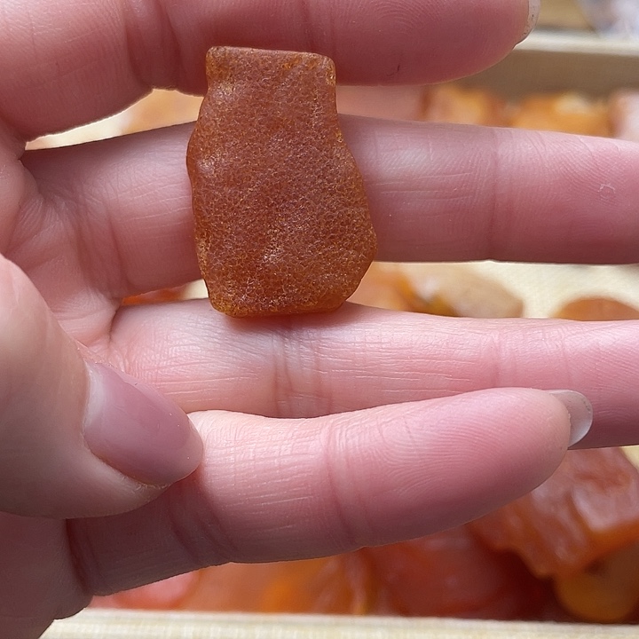 琥珀未镶嵌套链吊坠