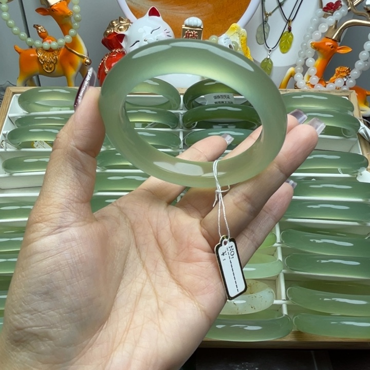 王***子岫玉未镶嵌手镯岫玉