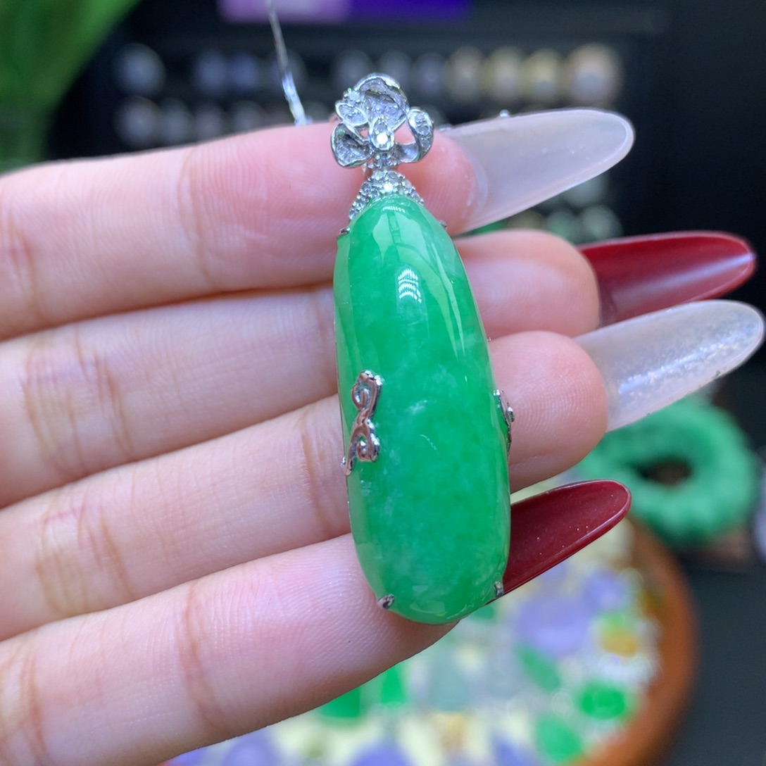 翡翠颈饰18K金镶嵌天然