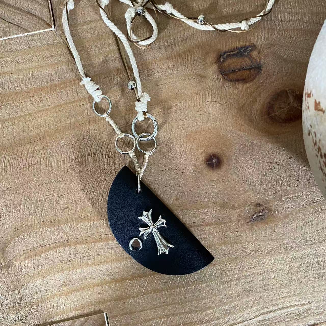 铜合金棉绳项链 infobyfive2025夏季新款十字架项链眼镜盒2EE2304