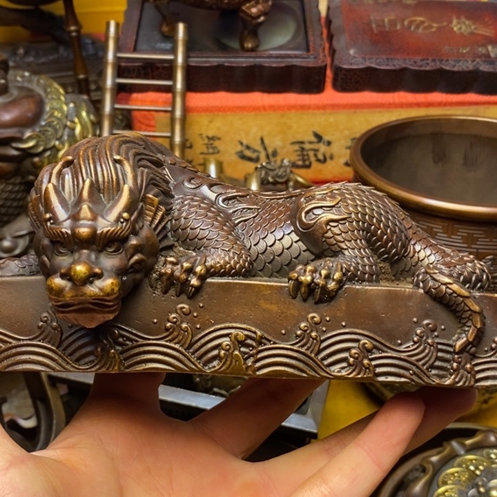 铜器摆件做工精良