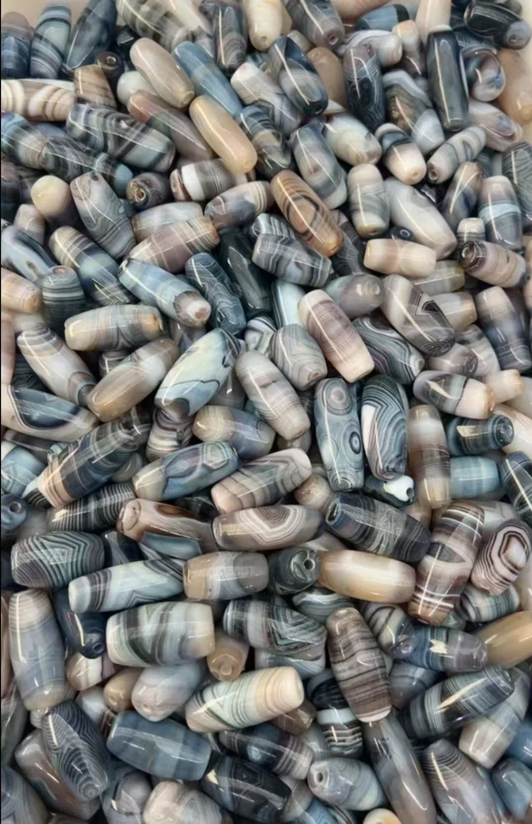 天然玛瑙深蓝沁色有眼款缠丝玛瑙光面条纹勒子饰品主珠