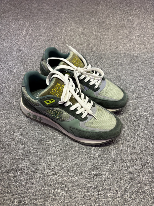 99新 LouisVuitton/路易威登 绿色飞翼运动鞋 40码