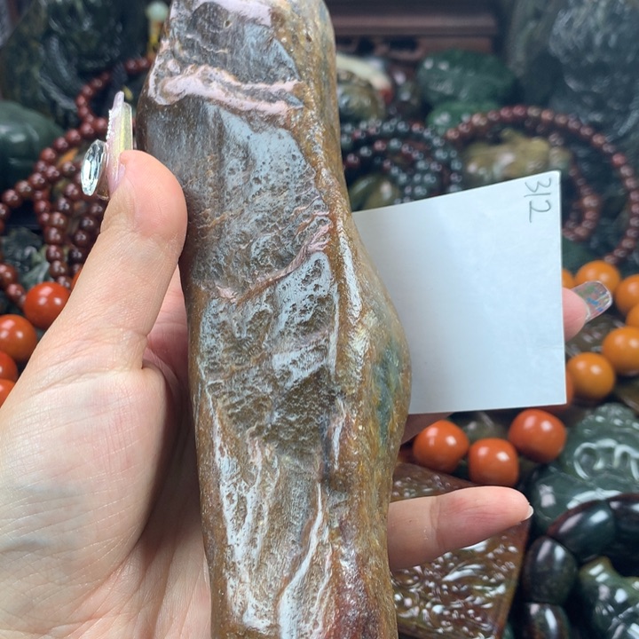 透闪石质玉未镶嵌珠宝奇石