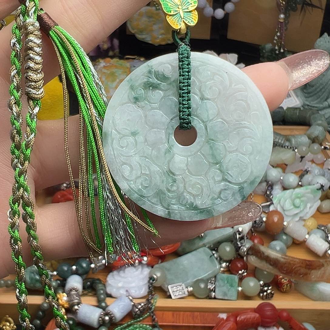 翡翠颈饰未镶嵌吊坠