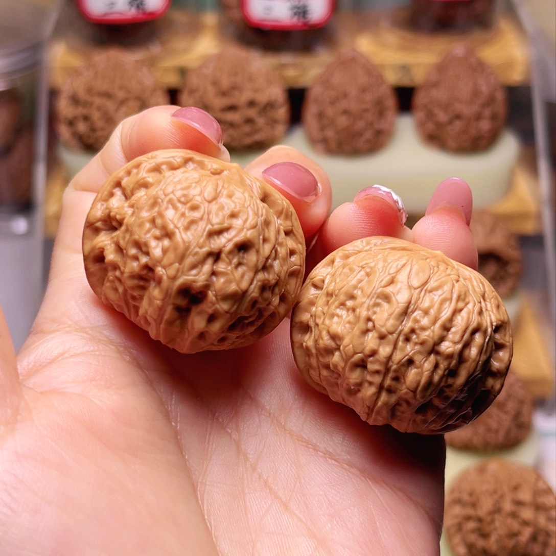 文玩核桃吊坠37尺乾隆磨