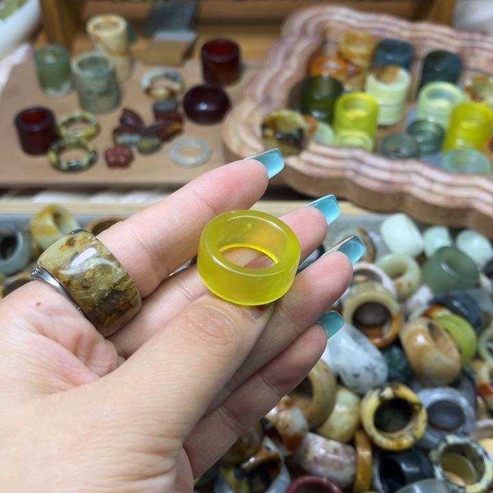 云***️蛇纹石玉未镶嵌戒圈