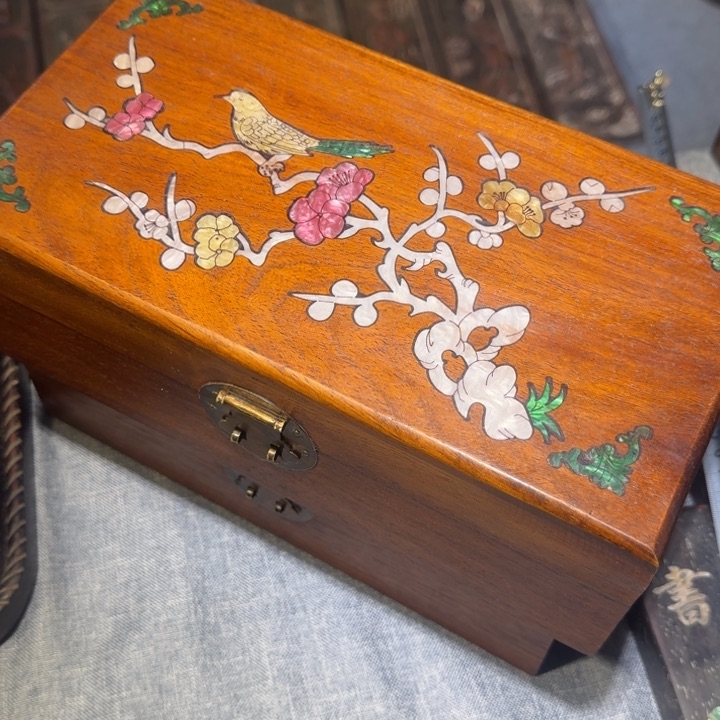 贡木首饰盒的的的的