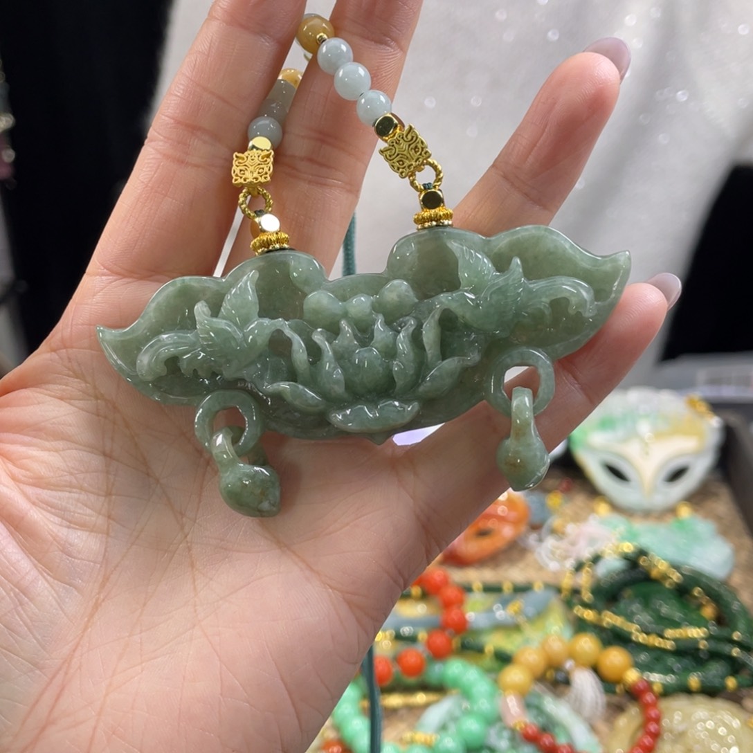 翡翠颈饰未镶嵌代编织