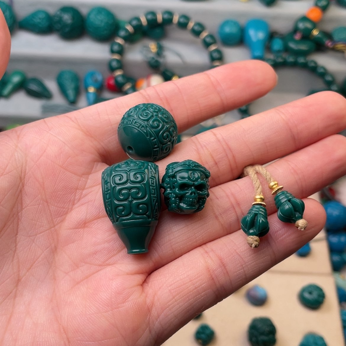 【闪购商品】颈饰琉璃孤**狼11111111