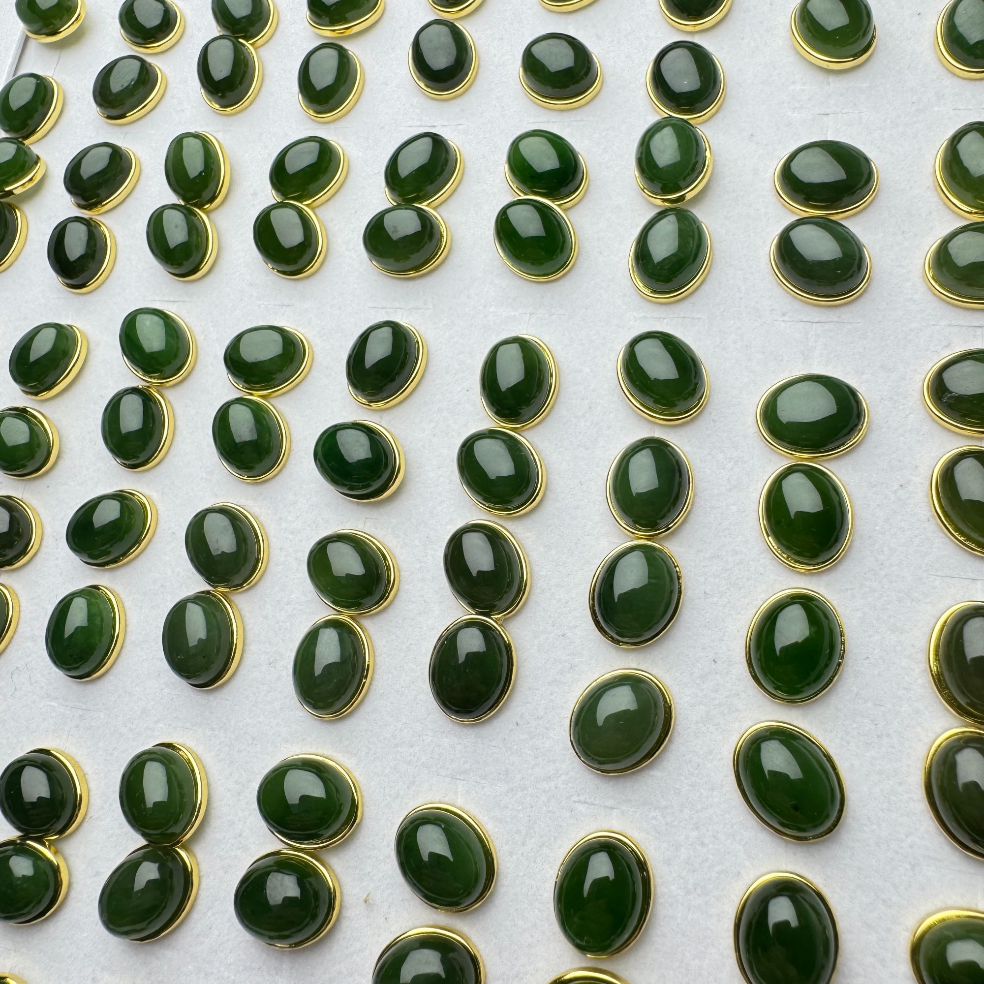 ZBG1563碧玉蛋面耳钉(天然珠宝多样性发其一）