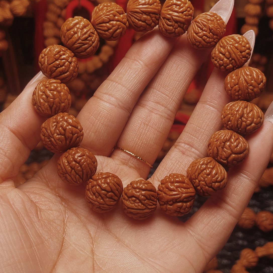 桃核吊坠龙纹桃枭手串