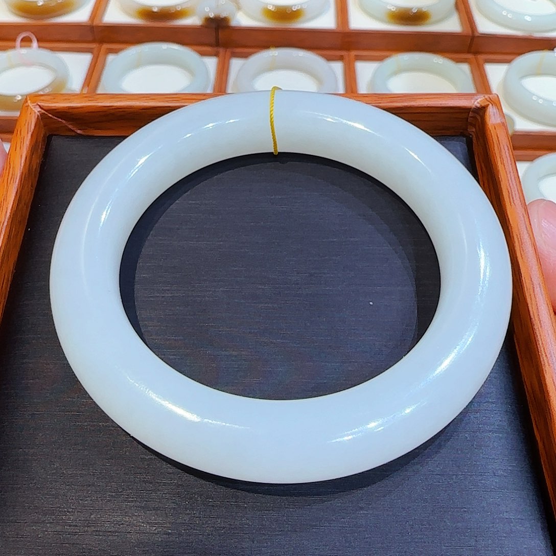 和田玉手镯未镶嵌羊脂白玉55 56 57