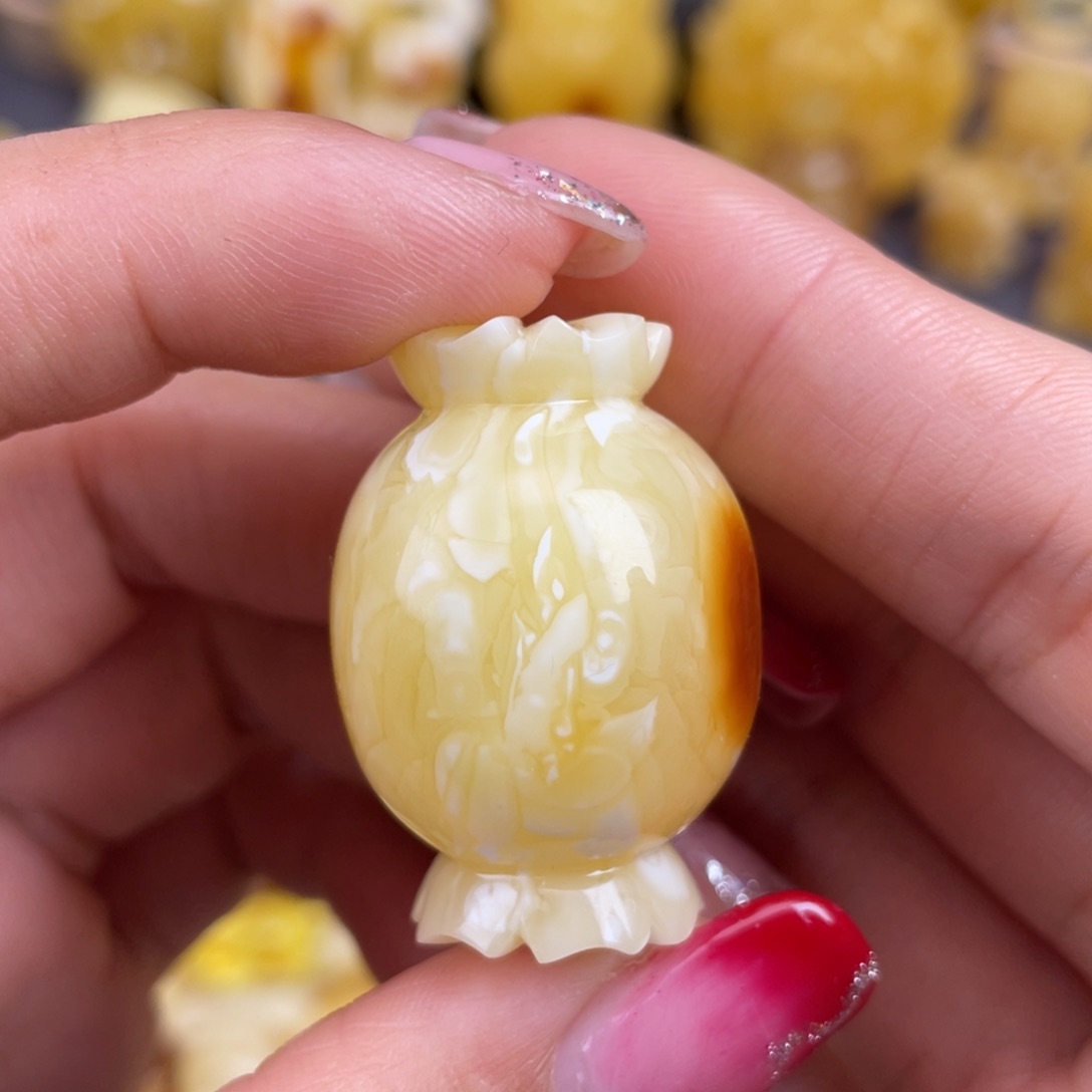 琥珀裸石未镶嵌蜜蜡