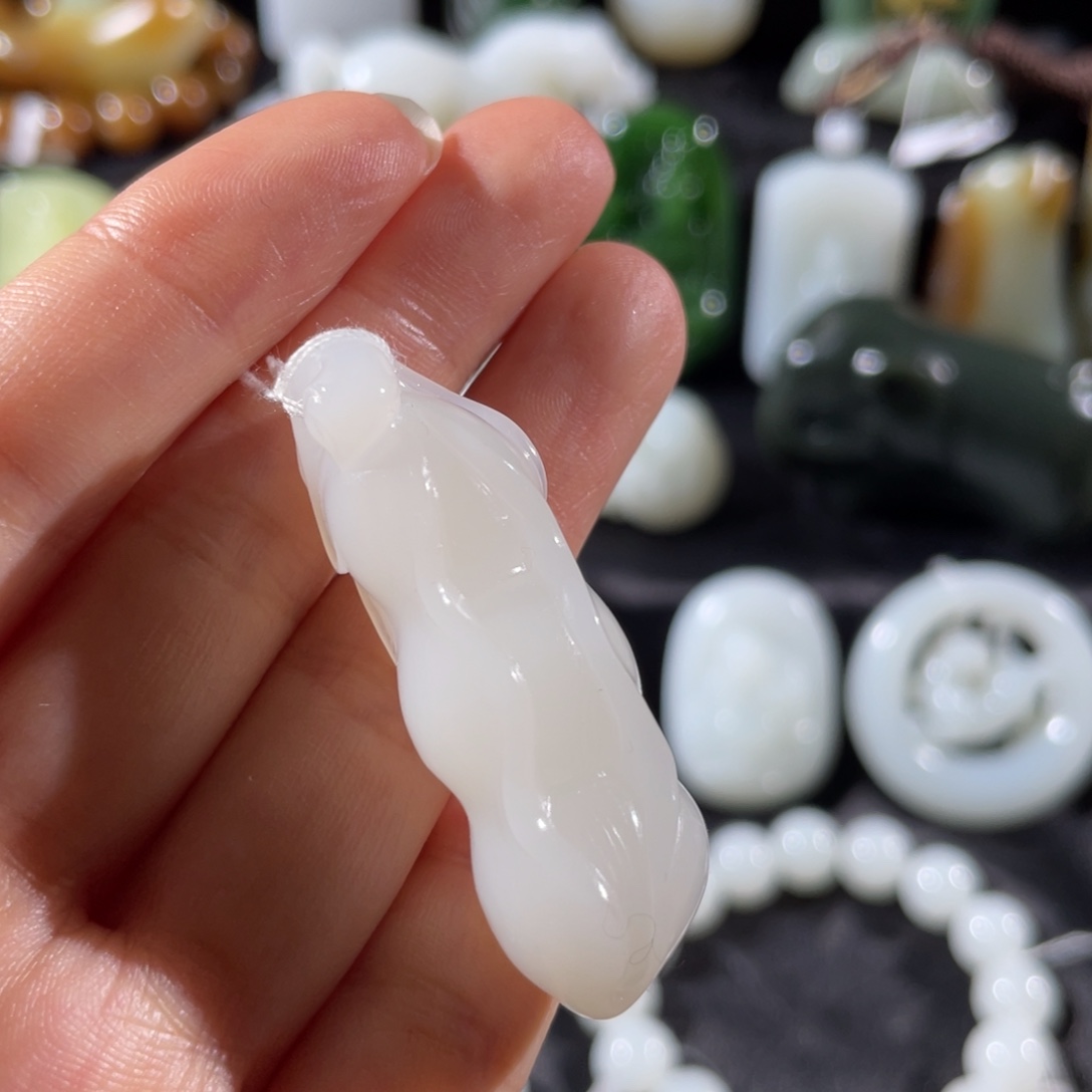 和田玉未镶嵌颈饰