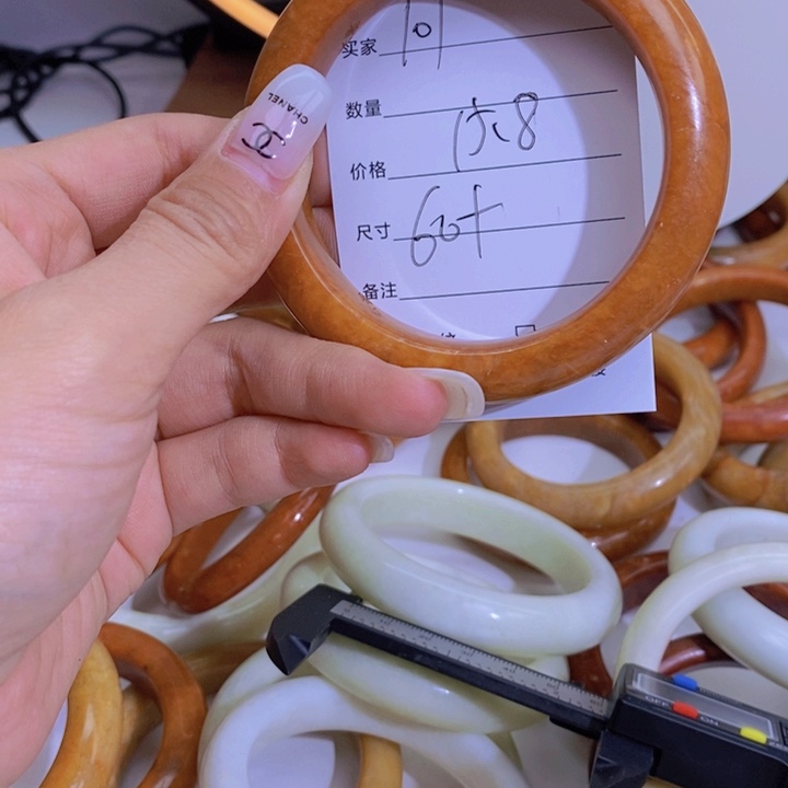 蛇纹石玉手镯未镶嵌紫*晶