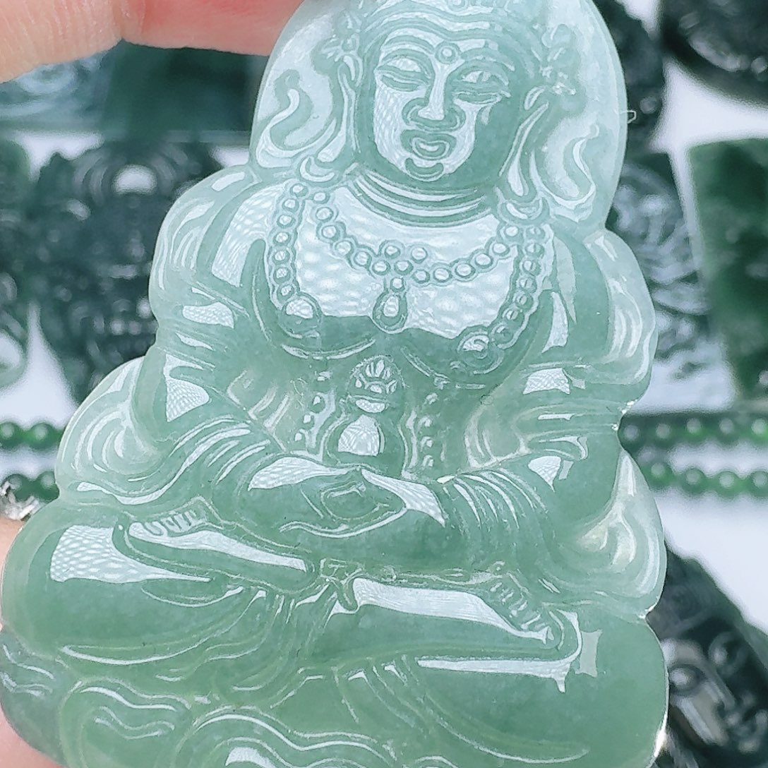 翡翠未镶嵌颈饰天然的A货翡翠多样性发其一 