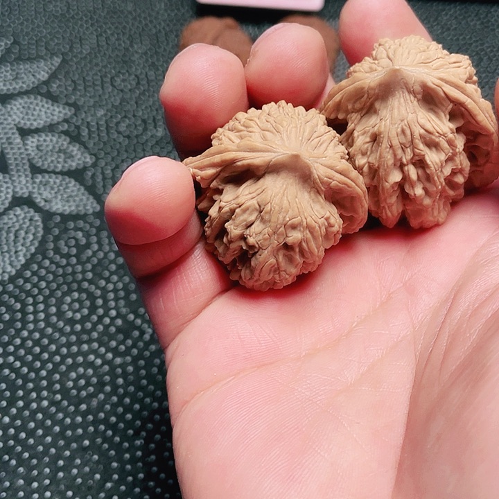 文玩核桃吊坠说***说虎头