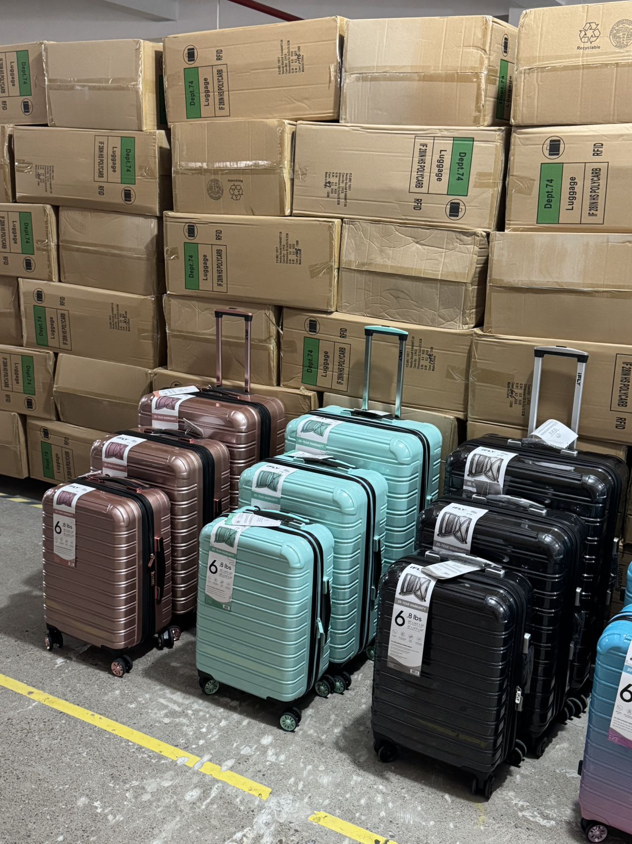 63385  多彩拉杆箱行李箱三件套（20 寸+24 寸+28 寸）