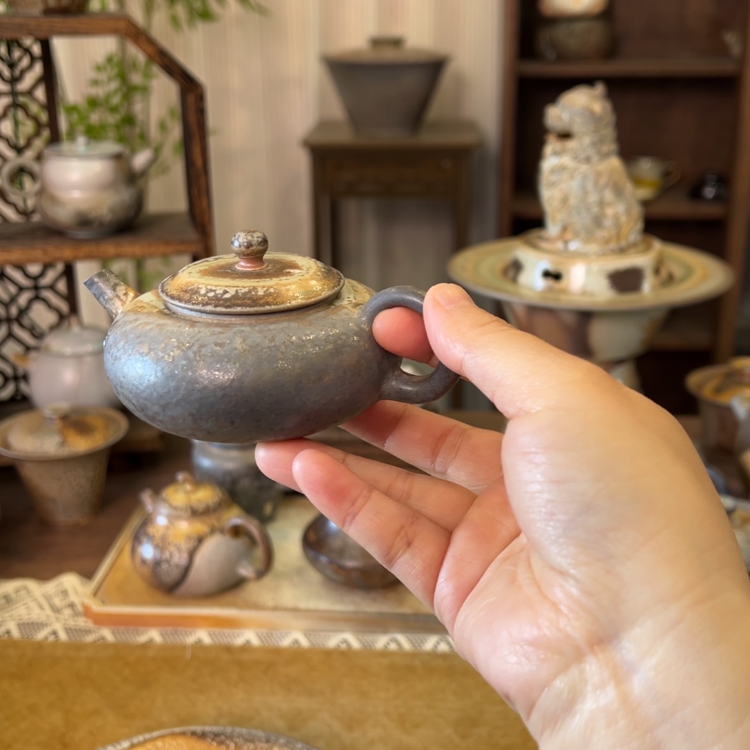 08中白扁腹壶福利