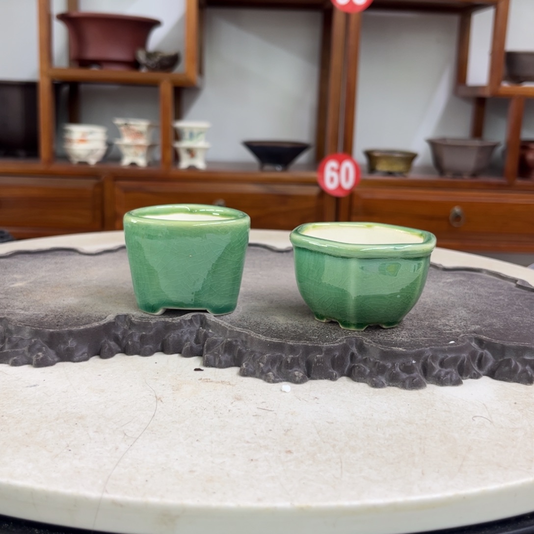 紫砂花盆瑕疵4/6.5。4-5.6