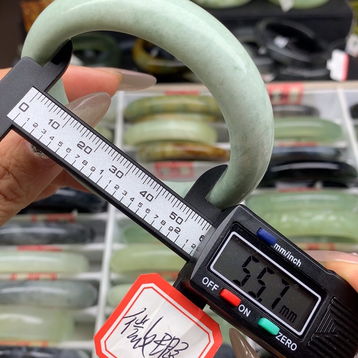 蛇纹石玉未镶嵌手镯857