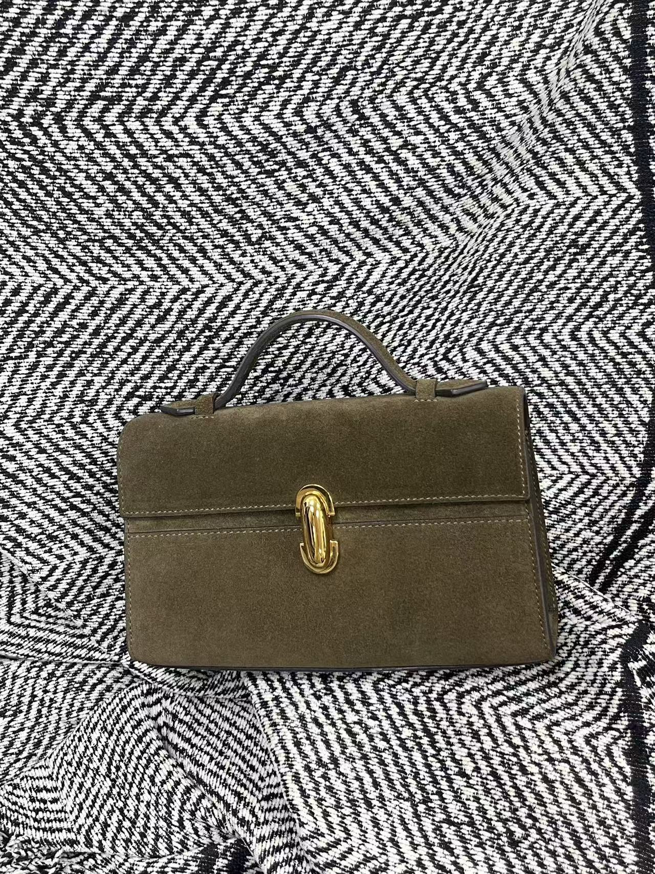 D号 手提式通用锁扣手提包  015-035