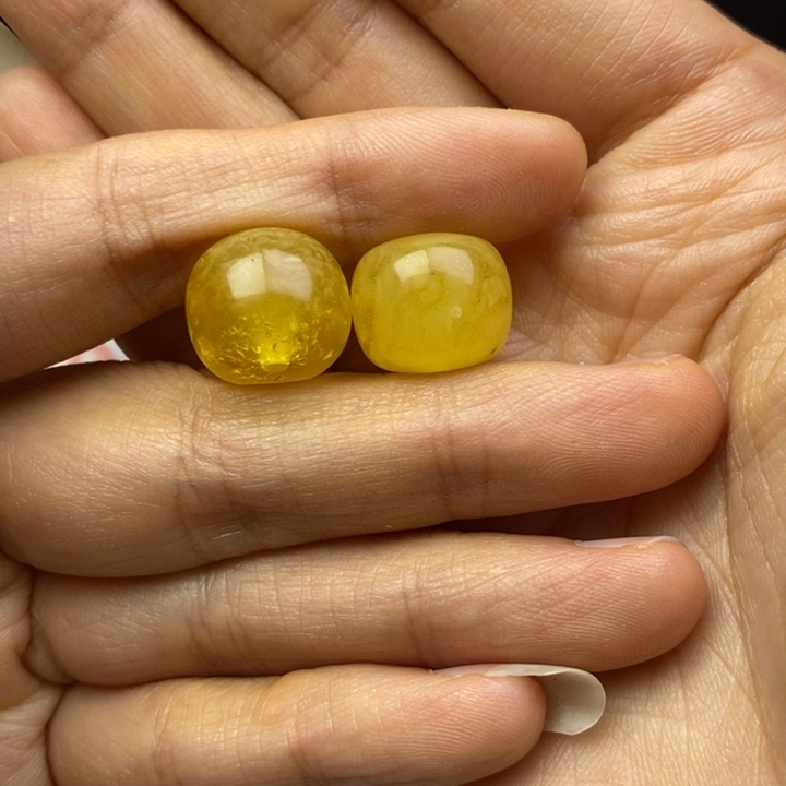 无***边裸石蜜蜡未镶嵌瑕疵，内裂