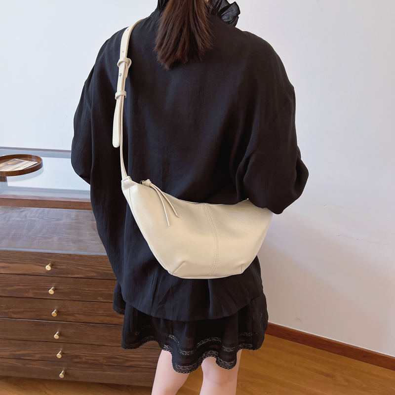 路大姐二号E021-040早春新款斜挎包