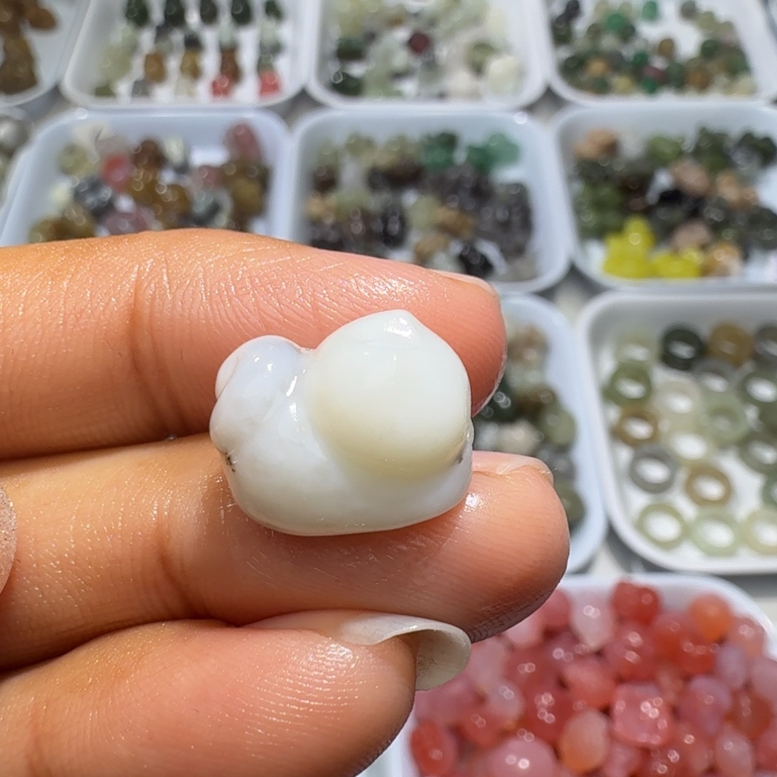 和田玉未镶嵌珠宝奇石