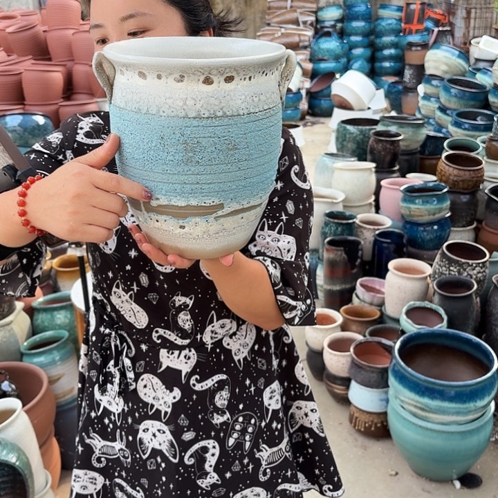 20口24高瑕疵一个盆子。