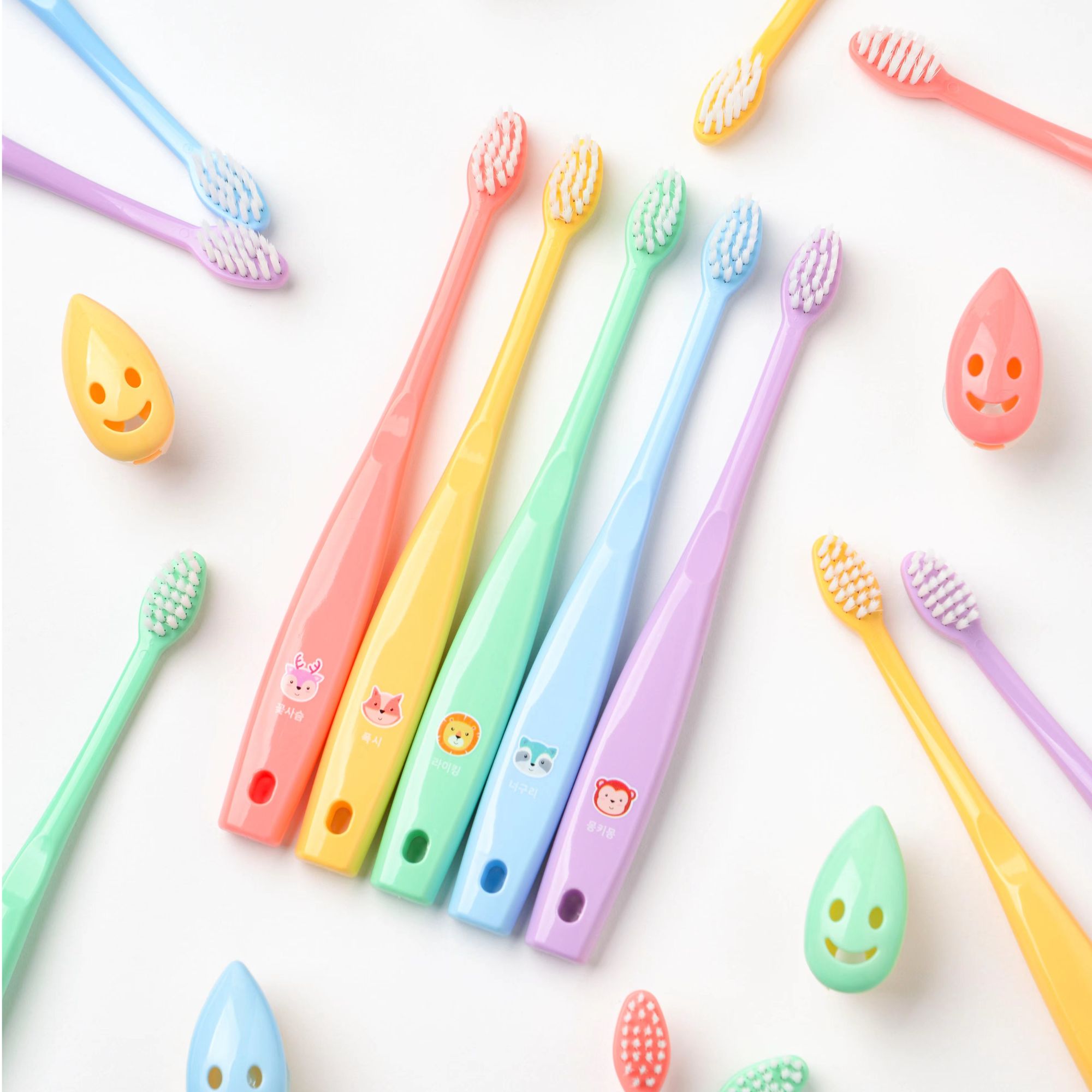 韩国王打儿童软毛牙刷带便携盖可爱卡通牙刷