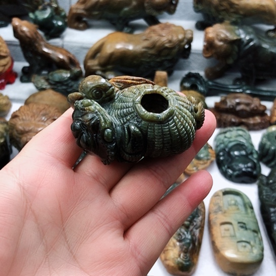 岫岩河磨玉（透闪石质玉）把件未镶嵌