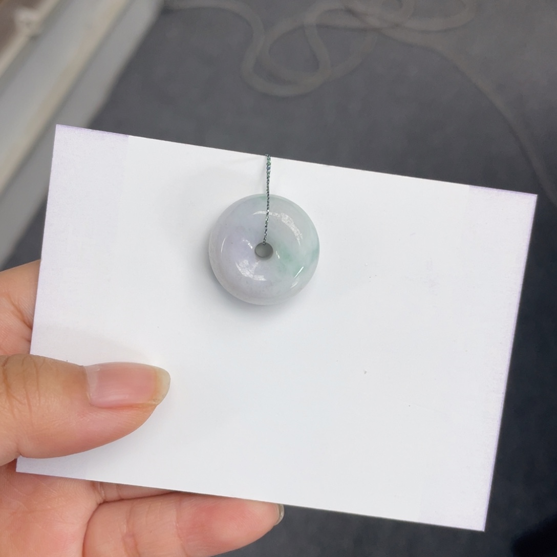 翡翠颈饰未镶嵌平安扣