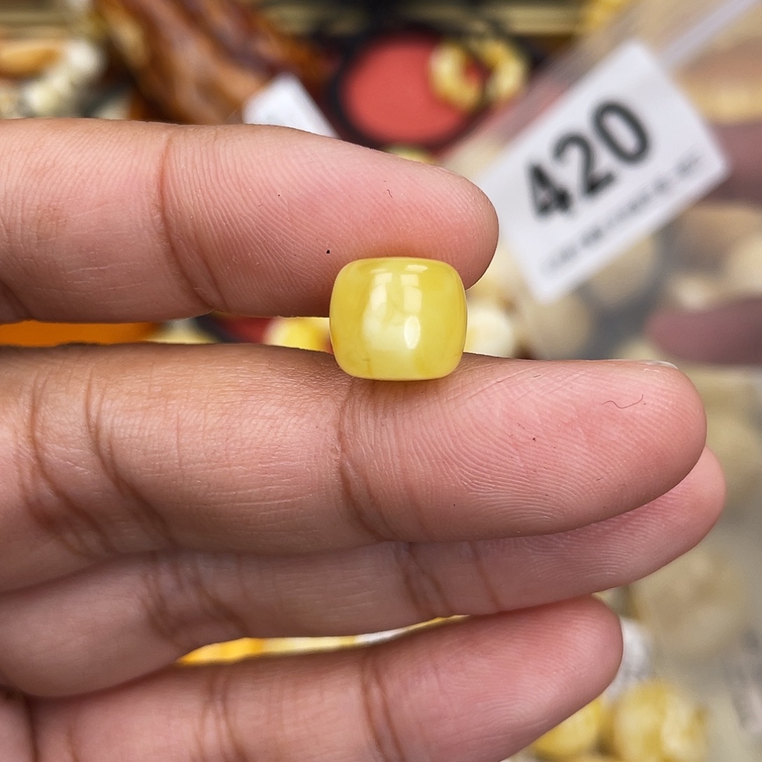 蜜蜡未镶嵌珠宝奇石10.3