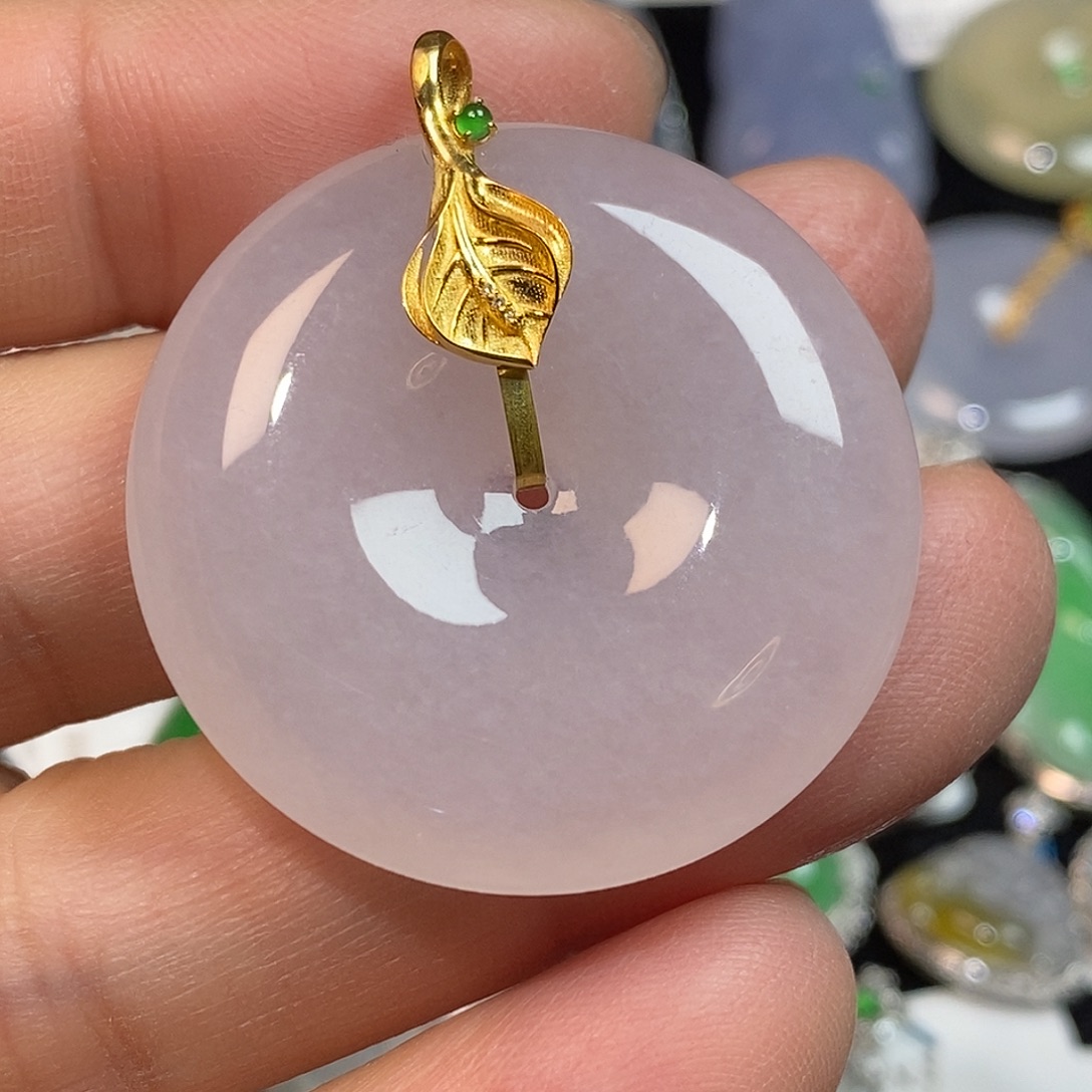 翡翠18K金镶嵌颈饰平安