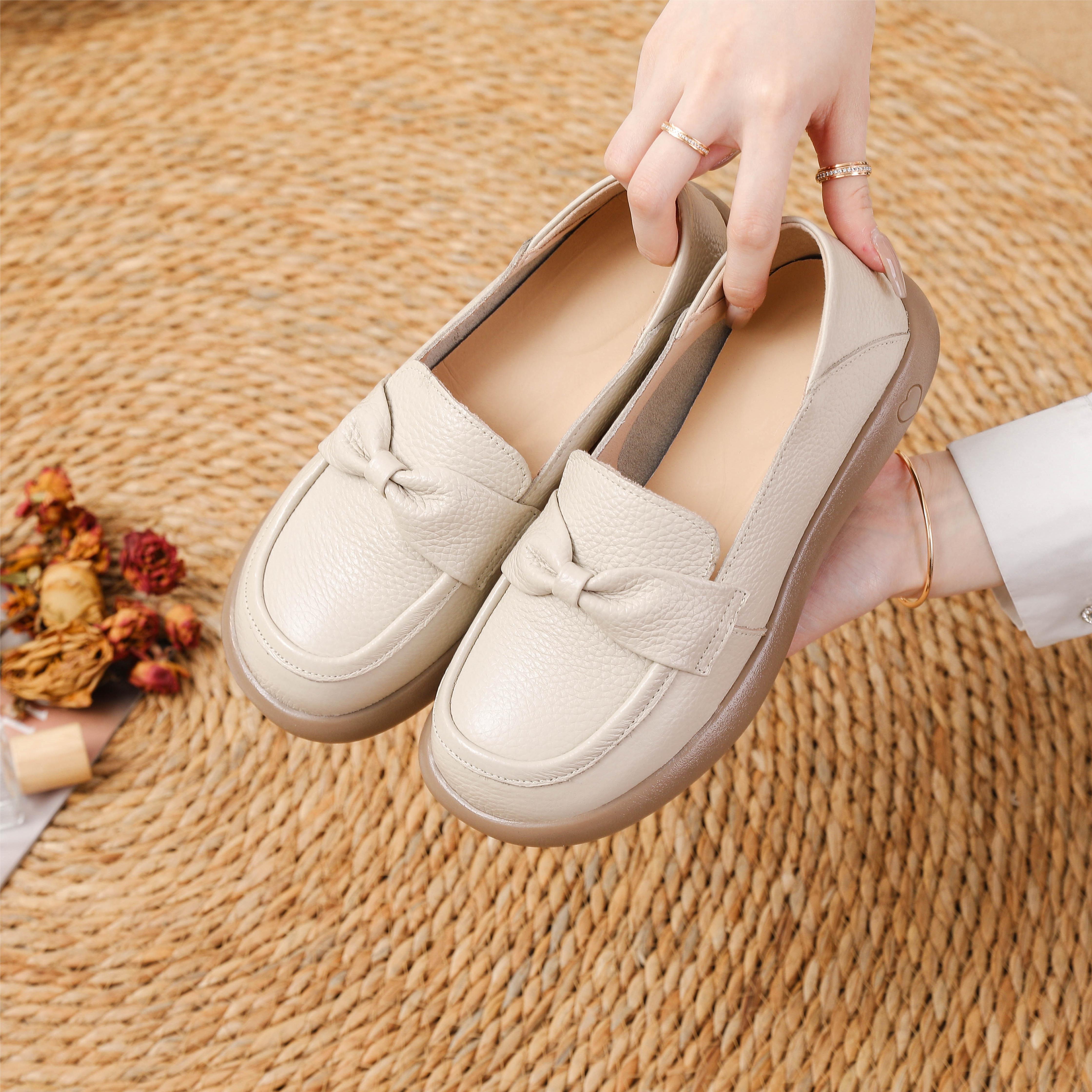 舒适头层牛皮平底镂空单鞋春夏季软底妈妈鞋一脚蹬圆头乐福鞋防滑